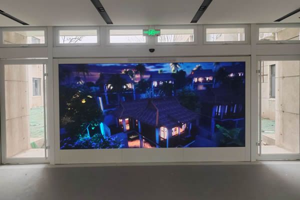 酒店使用LED顯示屏好，還是液晶拼接屏好？